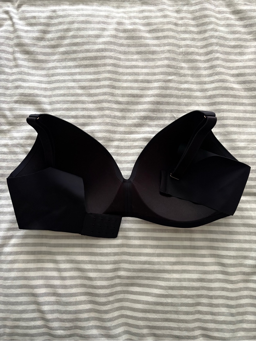 Soma Vanishing Wireless Bra View 2